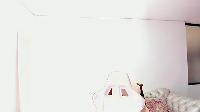 KoralCruz  online show from March 5, 2026, 3:30 pm