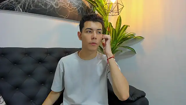 nicocrown online show from March 13, 2026, 8:26 pm