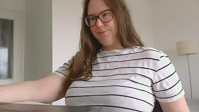 CelineThompson online show from May 15, 2026, 11:50 am