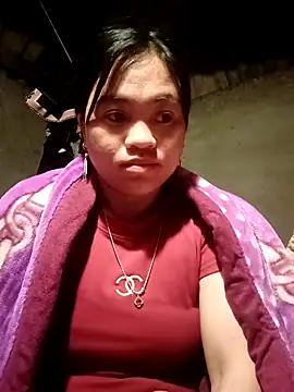 Snapshot of Mayxinh_love chatting on March 3, 2026, 11:32 pm Mayxinh love online show from March 3, 2026, 11:32 pm