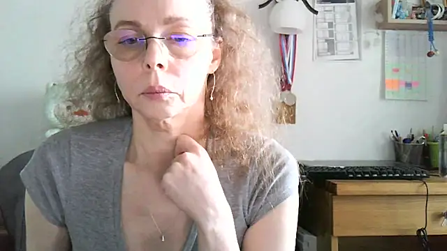 Helly nana online show from March 22, 2026, 2:31 pm