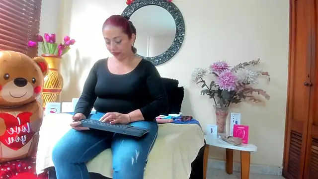 Maye Milf  online show from March 25, 2026, 12:44 pm