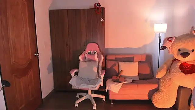 hi kiittyy online show from April 5, 2026, 10:34 am