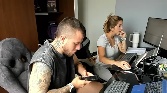 Snapshot of Dra-Dr-Fitness chatting on March 12, 2026, 4:02 pm Dra-Dr-Fitness online show from March 12, 2026, 4:02 pm