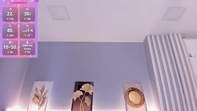 ManuelaMontes  online show from May 29, 2026, 11:41 am