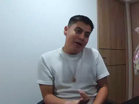 Snapshot of andres_rivera chatting on March 4, 2026, 3:12 am andres rivera online show from March 4, 2026, 3:12 am