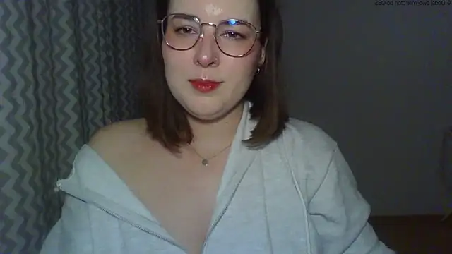 Snapshot of ClaraHard chatting on May 8, 2026, 8:25 pm ClaraHard online show from May 8, 2026, 8:25 pm