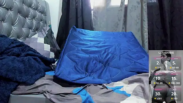 gomitaboy1 online show from April 10, 2026, 7:18 pm