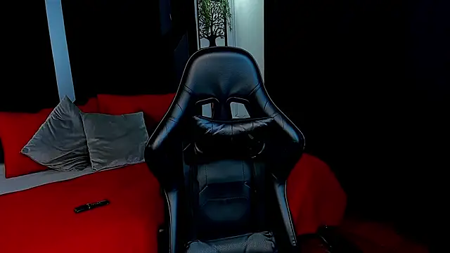 Emmet CollinsJS online show from April 9, 2026, 5:07 am