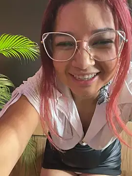 PaulaVegaa online show from June 21, 2026, 6:49 am