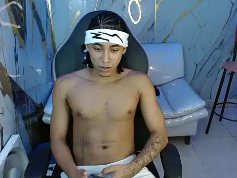 taylor bigdick18 online show from March 21, 2026, 12:48 am