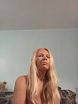 ViktoriaSexi1 online show from May 27, 2026, 8:50 pm