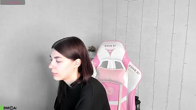 LunaRossaa online show from April 10, 2026, 1:44 am