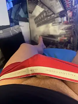 MatthewEmme2121 online show from April 22, 2026, 10:11 pm