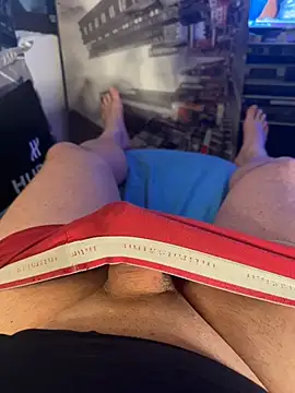 MatthewEmme2121 online show from April 29, 2026, 10:49 pm