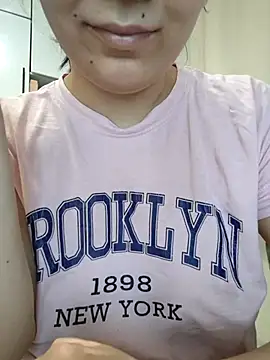 Emi hot1 online show from April 3, 2026, 2:15 pm