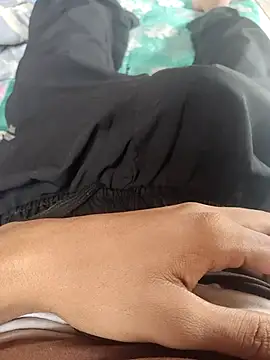 angelmoumita online show from June 19, 2026, 11:47 am