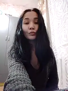 HollyXMolly online show from March 8, 2026, 6:12 pm