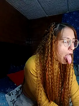 susanhottie1 online show from April 14, 2026, 12:27 am