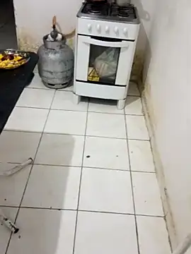 Menina     veneno online show from March 6, 2026, 4:31 am