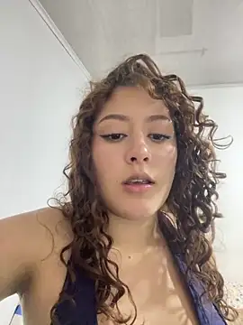 Amber roouse online show from May 20, 2026, 1:23 am