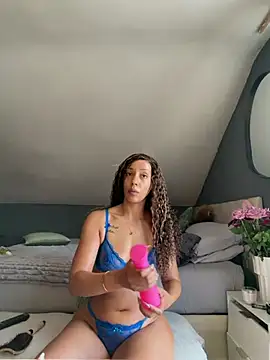 Snapshot of Saskia_xx chatting on June 17, 2026, 9:23 am Saskia xx online show from June 17, 2026, 9:23 am