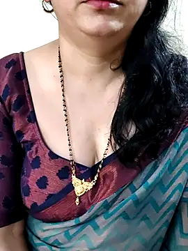 Yazhini-Cam online show from June 17, 2026, 4:08 pm