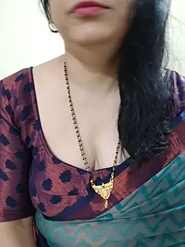 Yazhini-Cam online show from June 18, 2026, 4:13 am