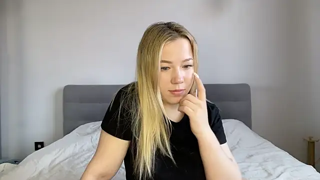 alyrasun online show from April 21, 2026, 7:14 am