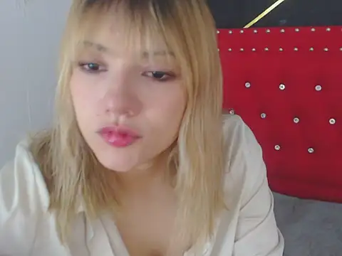 danielawidx online show from March 27, 2026, 11:04 pm