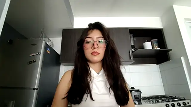 MiiaCullens online show from July 7, 2026, 4:33 pm