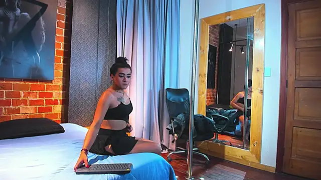 Sienna Dark online show from March 26, 2026, 11:16 am