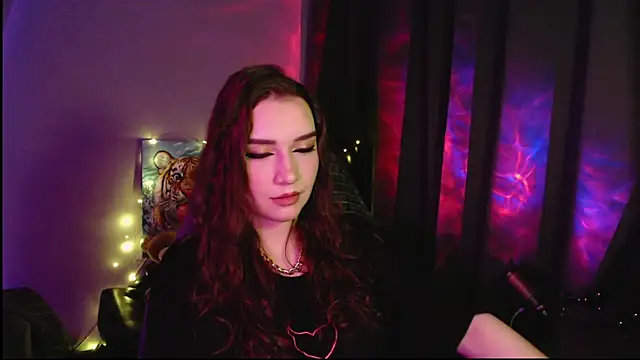 Celia Sensual  online show from April 21, 2026, 7:39 pm