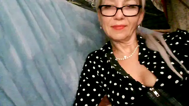 AlisaAngell online show from April 11, 2026, 2:49 am