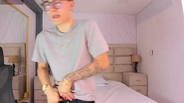 TylerCross  online show from April 19, 2026, 8:11 pm