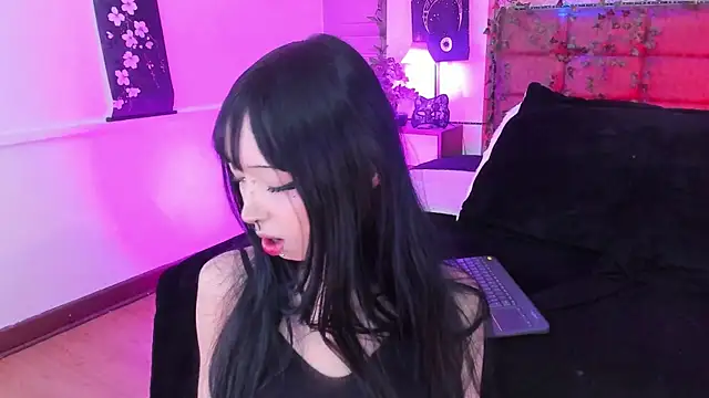 Snapshot of Vickmoon chatting on July 8, 2026, 8:57 pm Vickmoon online show from July 8, 2026, 8:57 pm