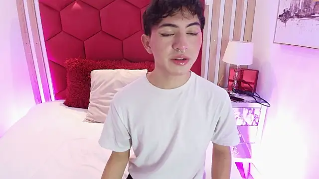 Cristopher Wild online show from March 24, 2026, 8:36 pm