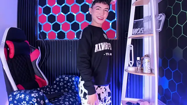 Cristopher Wild online show from May 28, 2026, 4:21 am