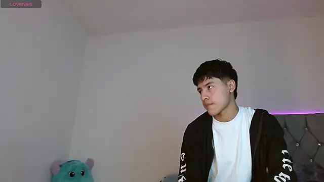 Sebas fire4 online show from May 14, 2026, 1:12 am