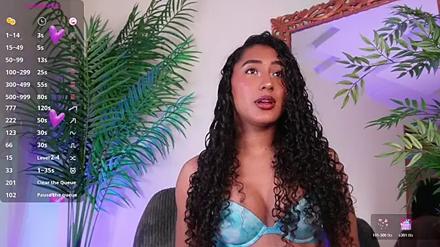 SoyJuliana 19 online show from May 27, 2026, 12:46 pm