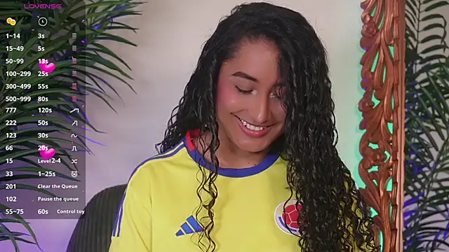 SoyJuliana 19 online show from June 27, 2026, 2:01 pm