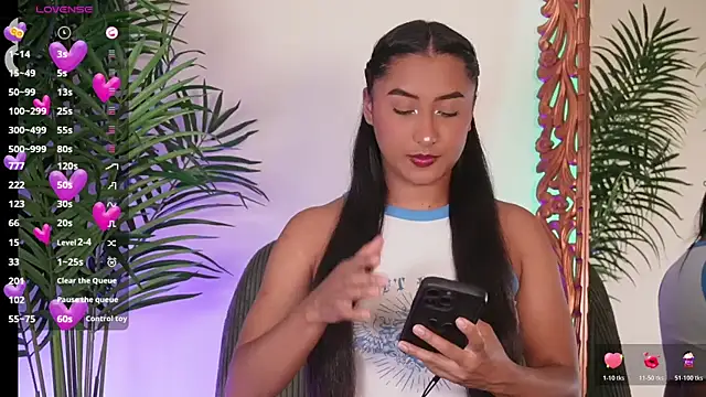 SoyJuliana 19 online show from August 5, 2026, 7:06 pm
