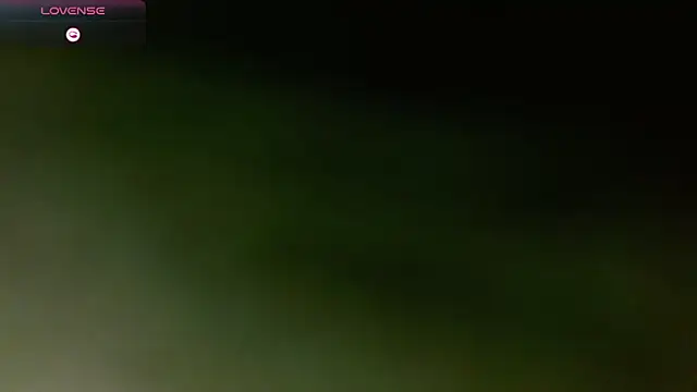 LunaRouze online show from April 18, 2026, 1:09 am