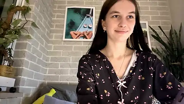 LaraDraggoo online show from March 20, 2026, 6:13 pm