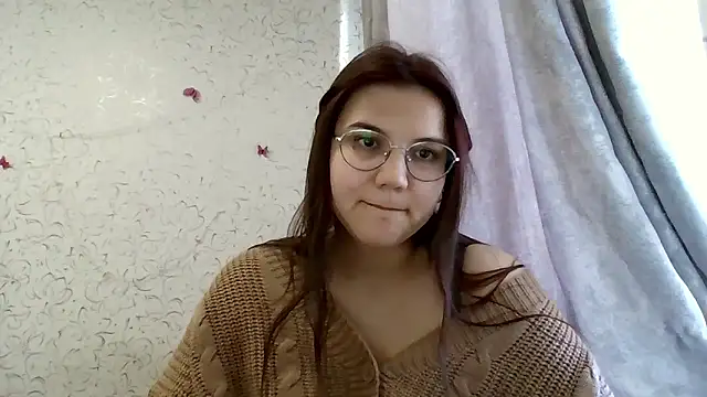 Aurora Breeze online show from May 2, 2026, 1:38 pm