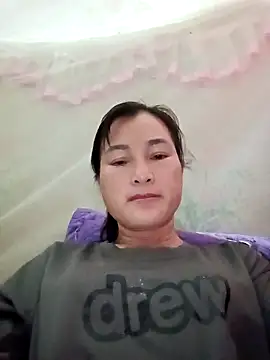 Snapshot of Yuhi3d chatting on May 4, 2026, 1:18 pm Yuhi3d online show from May 4, 2026, 1:18 pm