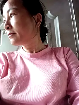 Snapshot of Yuhi3d chatting on June 9, 2026, 10:27 am Yuhi3d online show from June 9, 2026, 10:27 am