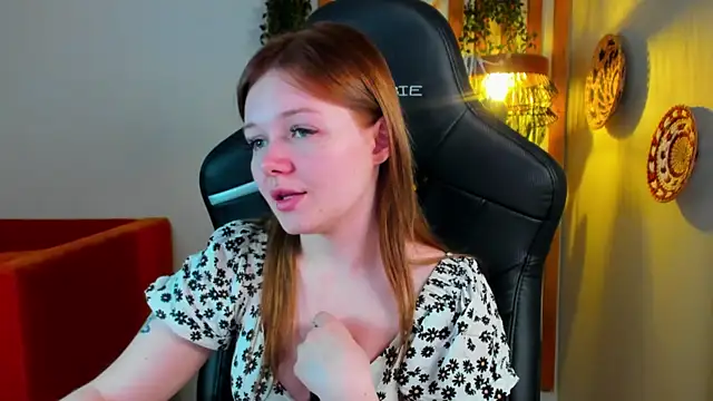 ElinaVale online show from June 7, 2026, 5:27 pm