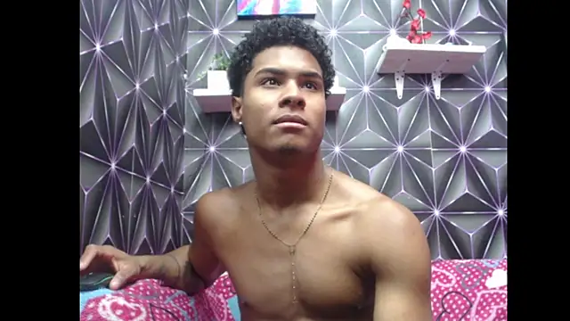 Candykss online show from May 11, 2026, 8:28 pm