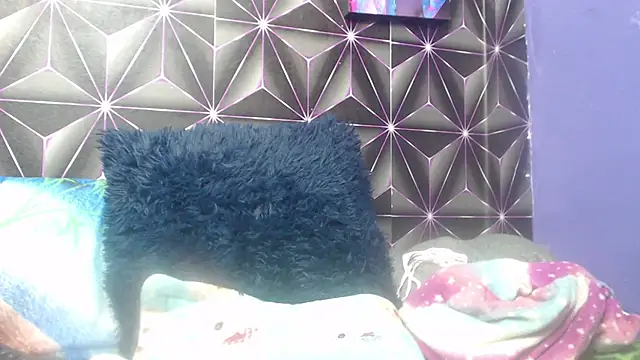 Candykss online show from May 19, 2026, 1:56 am